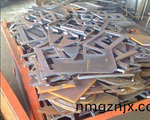 廢(fei)舊鋼材迴收(shou)